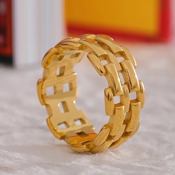 New Gold Geometric Wide Band Ring - Picture 13 of 14